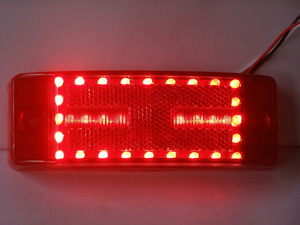1286001-1 方型32P內外分離邊燈 紅殼紅光
